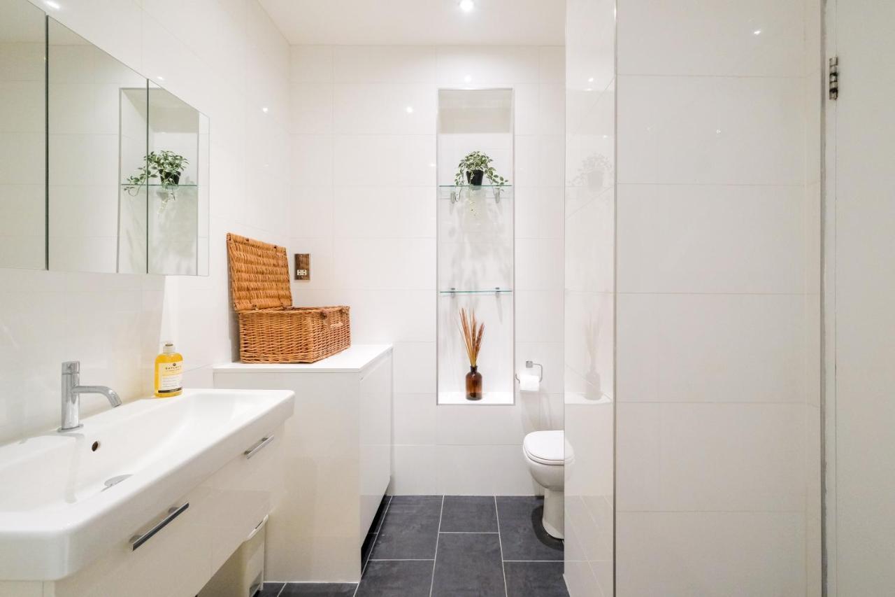 Lovely 2 Bed Flat In Canal Side Gated Development Apartman London Kültér fotó