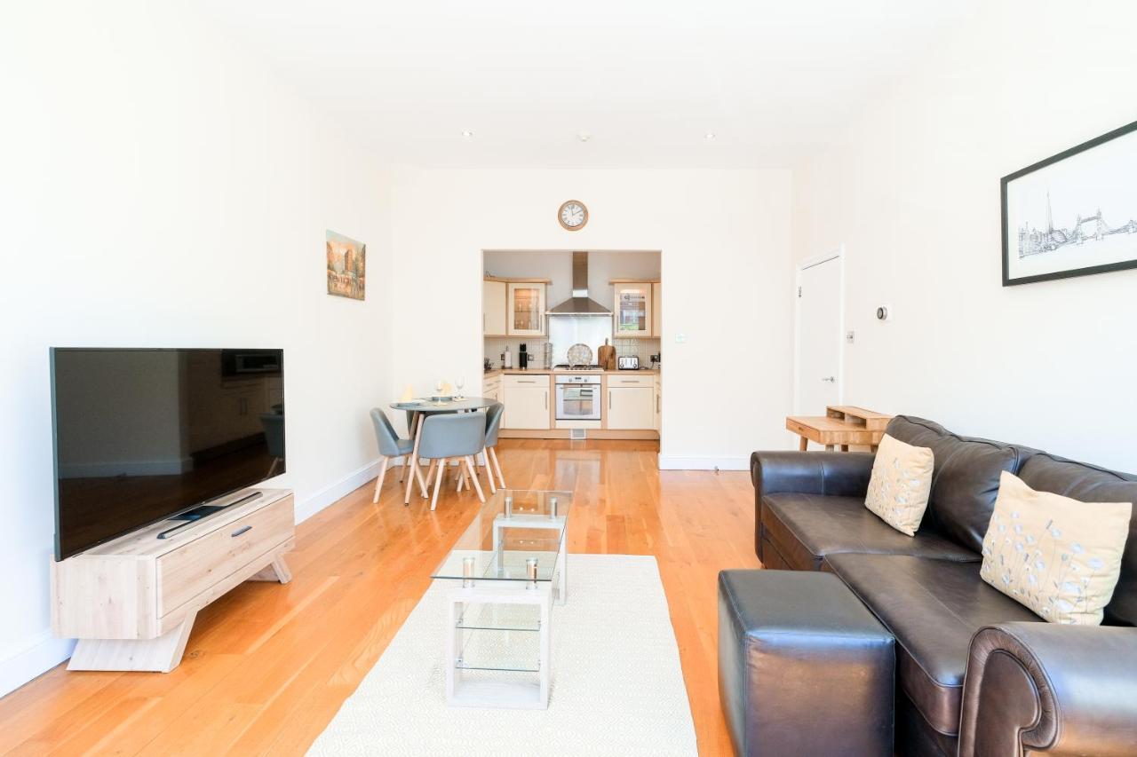 Lovely 2 Bed Flat In Canal Side Gated Development Apartman London Kültér fotó