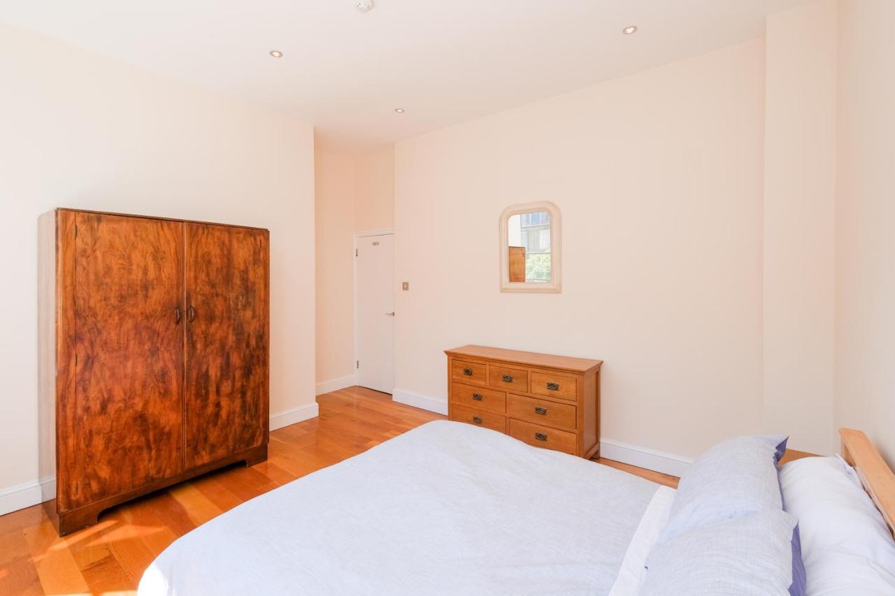 Lovely 2 Bed Flat In Canal Side Gated Development Apartman London Kültér fotó