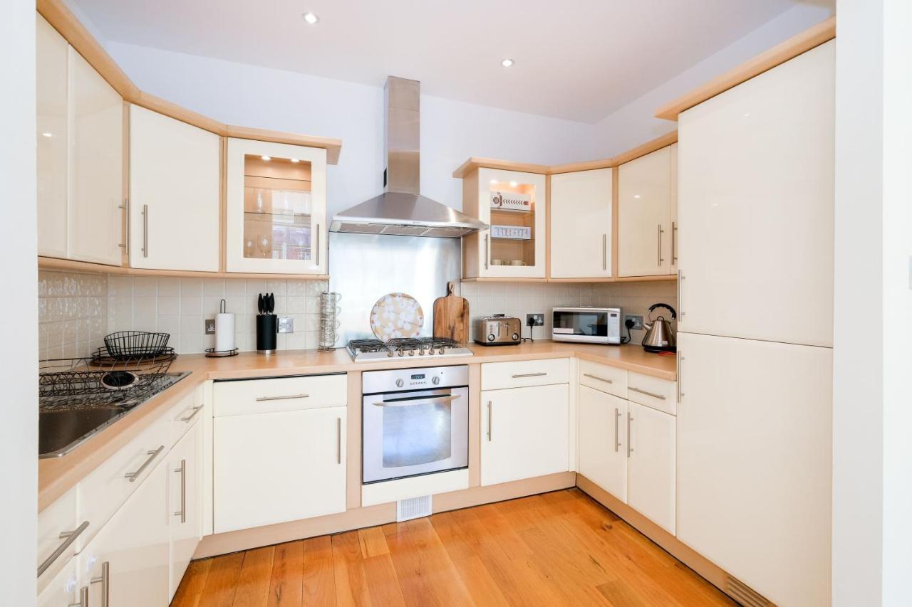 Lovely 2 Bed Flat In Canal Side Gated Development Apartman London Kültér fotó